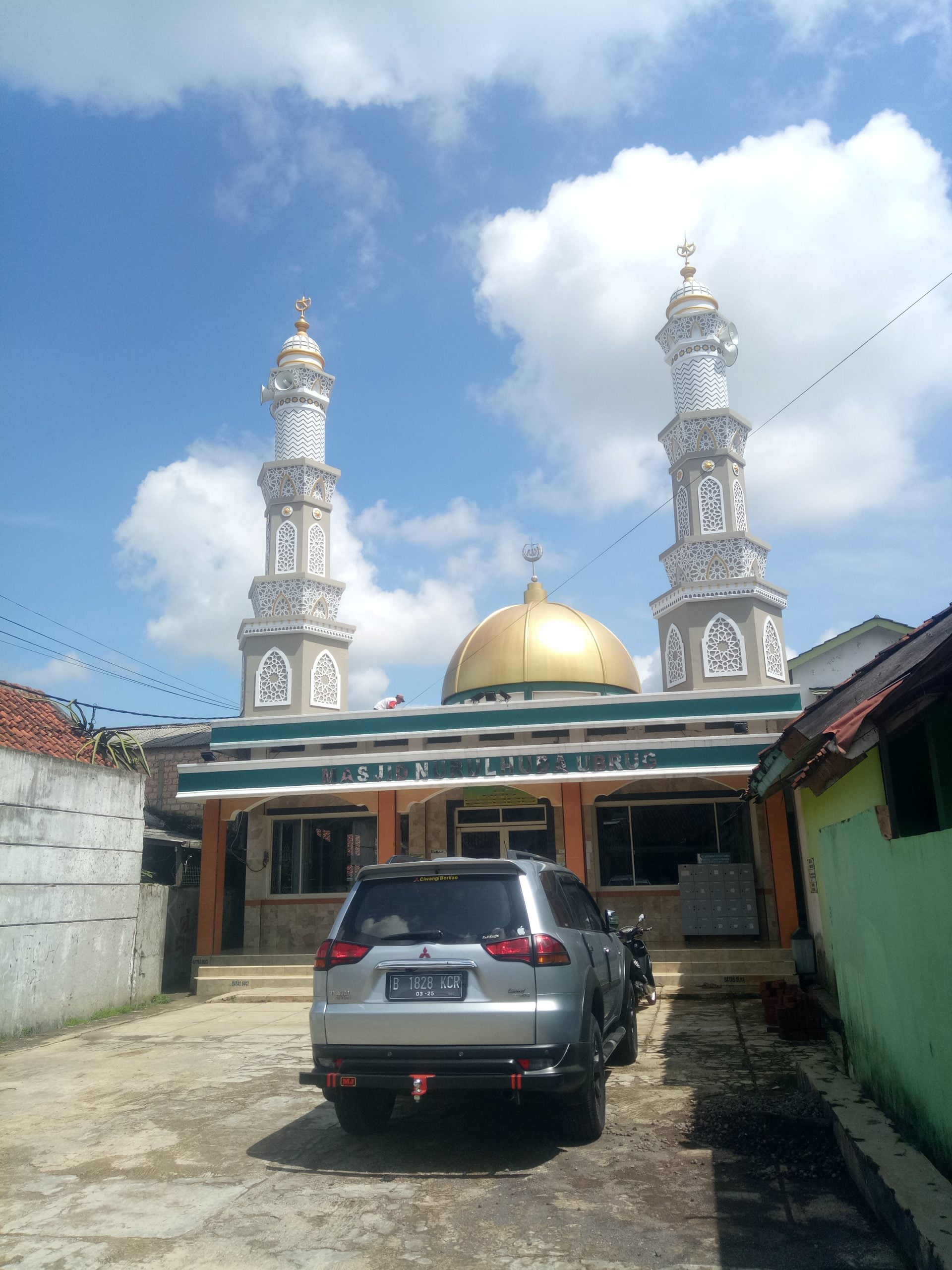 selesai finishing cat menara grc sukabumi